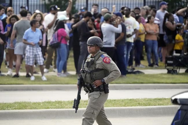 Police: 8 killed in Texas mall shooting, gunman also dead | iNFOnews.ca