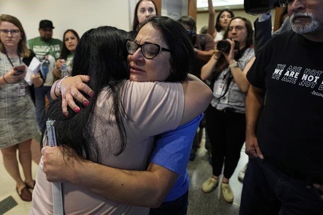 Stalled gun bill advances in Texas after new mass shootings | iNFOnews.ca Stalled gun bill advances in Texas after new mass shootings | iNFOnews.ca