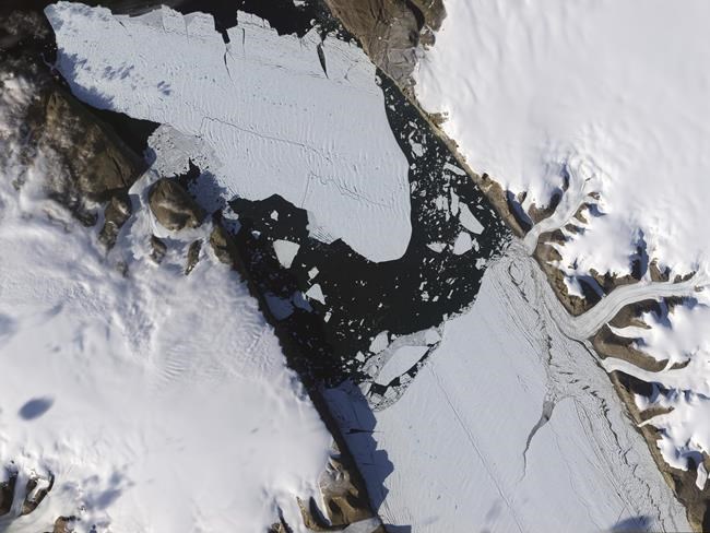 Warming-stoked tides eating huge holes in Greenland glacier | iNFOnews.ca Warming-stoked tides eating huge holes in Greenland glacier | iNFOnews.ca