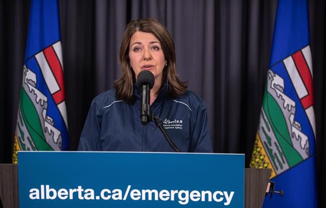 Firefighters question Alberta cuts to aerial attack teams as province battles blazes | iNFOnews.ca Firefighters question Alberta cuts to aerial attack teams as province battles blazes | iNFOnews.ca