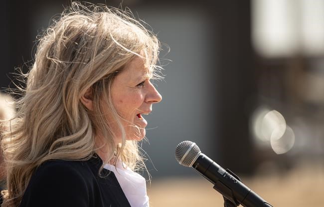 Alberta NDP says it would build hockey arenas and improve other facilities if elected | iNFOnews.ca