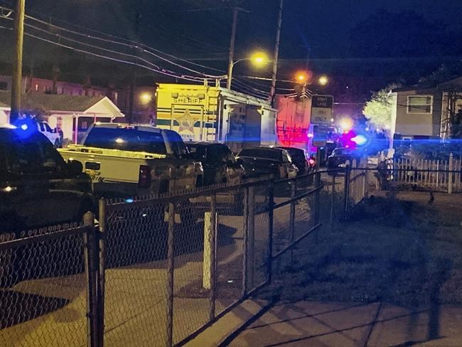13-year-old, police officer injured in gun battle in Florida, authorities say | iNFOnews.ca