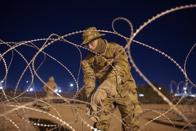 Migrants rush across US border in final hours before Title 42 expires | iNFOnews.ca