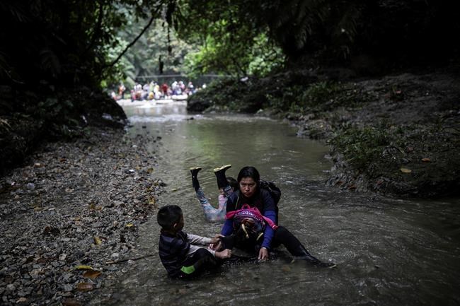 Migrants crossing dense Darien jungle at Colombia-Panama border find increasingly organized route | iNFOnews.ca
