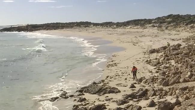 Pieces that may be from wetsuit, surfboard found after surfer attacked by shark off South Australia | iNFOnews.ca Pieces that may be from wetsuit, surfboard found after surfer attacked by shark off South Australia | iNFOnews.ca