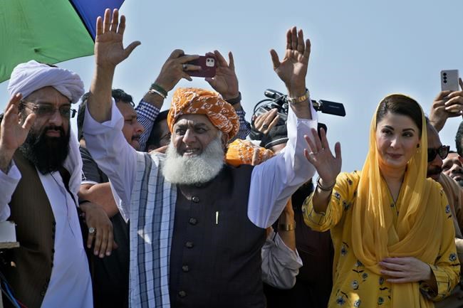 Government supporters call for Pakistani chief justice to quit over releasing ex-Premier Imran Khan | iNFOnews.ca Government supporters call for Pakistani chief justice to quit over releasing ex-Premier Imran Khan | iNFOnews.ca