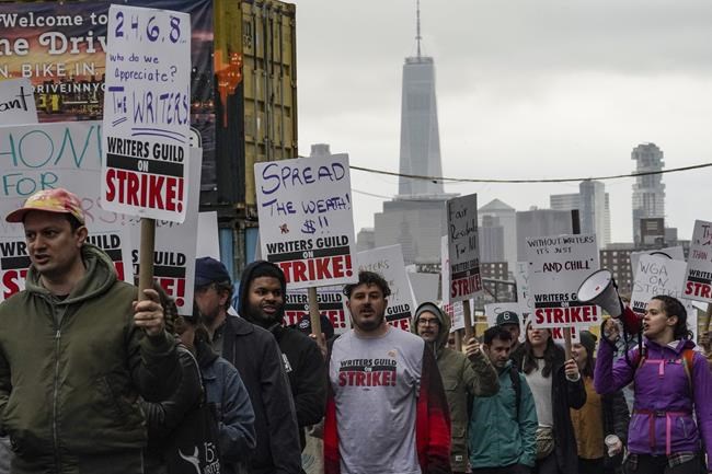 Writers strike felt in missing NBC stars, absence of Fox schedule for TV sales pitches | iNFOnews.ca