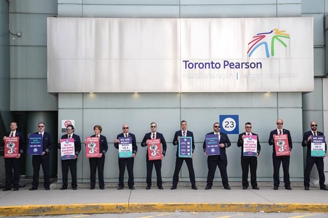 WestJet customers holding their breath as strike notice jeopardizes travel plans | iNFOnews.ca WestJet customers holding their breath as strike notice jeopardizes travel plans | iNFOnews.ca