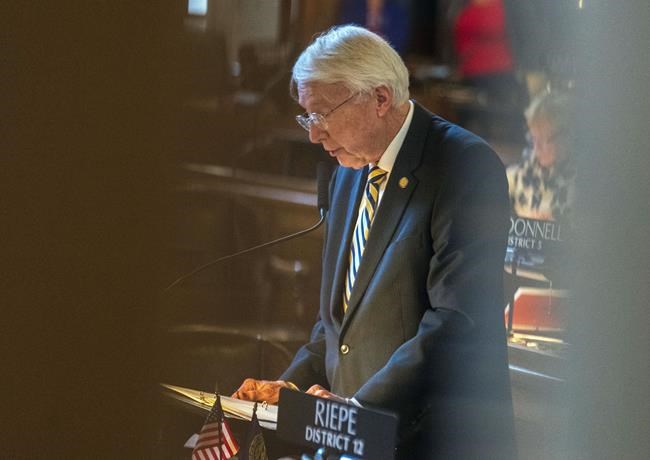 Nebraska Legislature votes to fold abortion ban into bill banning trans health care for minors | iNFOnews.ca