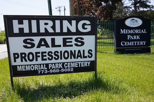 Fewer Americans apply for jobless benefits, labor market still showing strength | iNFOnews.ca Fewer Americans apply for jobless benefits, labor market still showing strength | iNFOnews.ca