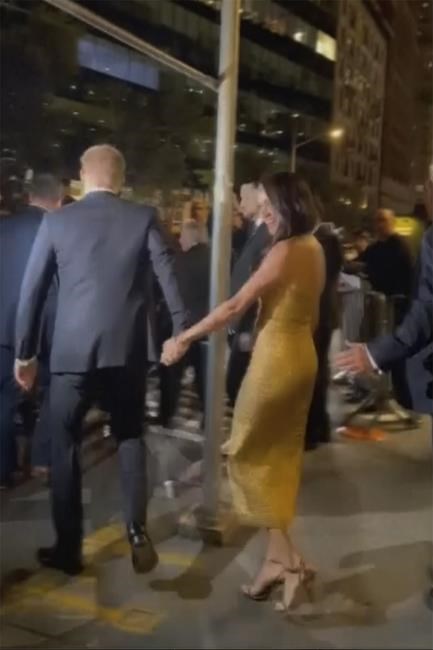Prince Harry and Meghan's run from paparazzi is another episode in battle royale with the media | iNFOnews.ca