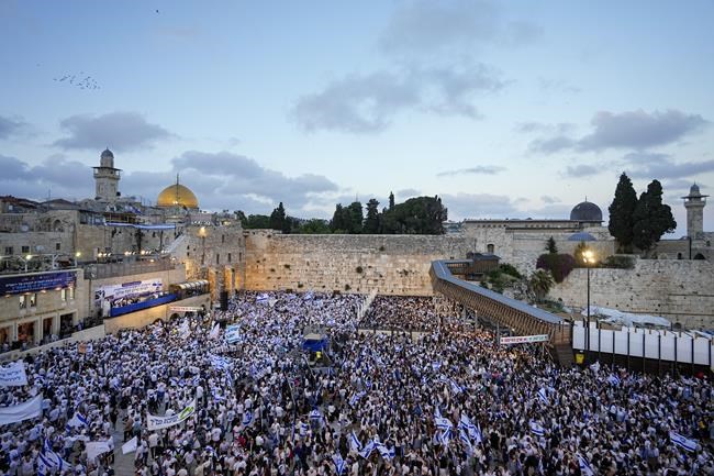Israeli crowds chant racist slogans, taunt Palestinians during Jerusalem march | iNFOnews.ca Israeli crowds chant racist slogans, taunt Palestinians during Jerusalem march | iNFOnews.ca