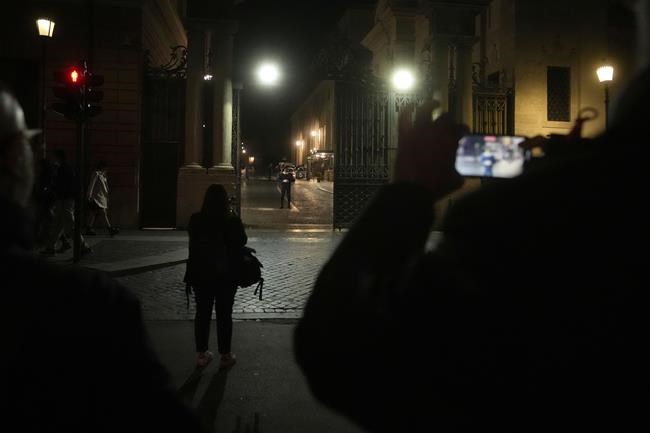 Man who rushed Vatican City gate sent for psychiatric care at nearby hospital | iNFOnews.ca Man who rushed Vatican City gate sent for psychiatric care at nearby hospital | iNFOnews.ca