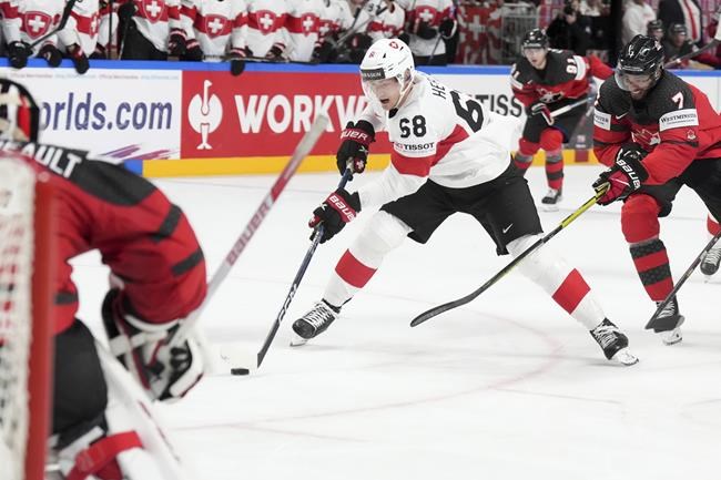 Switzerland beats Canada 3-2 to stay perfect at world hockey championship | iNFOnews.ca