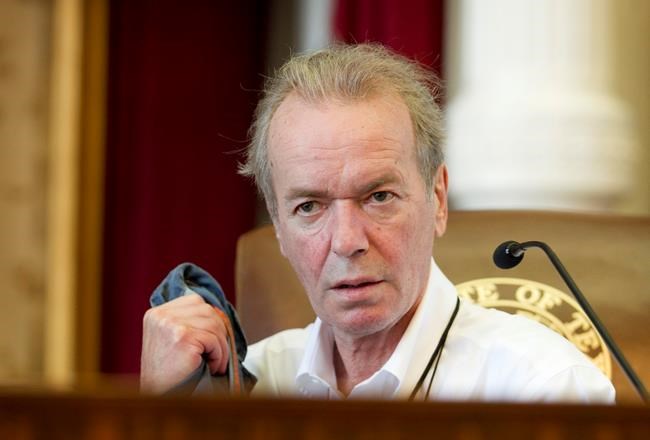 Martin Amis, British novelist who brought a rock ‘n’ roll sensibility to his work, has died at 73 | iNFOnews.ca