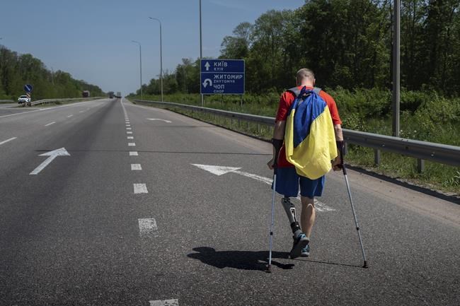 Unable to fight now, two Ukrainian amputees walk to raise funds for a military hospital | iNFOnews.ca Unable to fight now, two Ukrainian amputees walk to raise funds for a military hospital | iNFOnews.ca