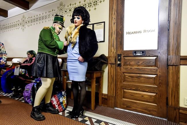 Montana first to ban people dressed in drag from reading to children in schools, libraries | iNFOnews.ca