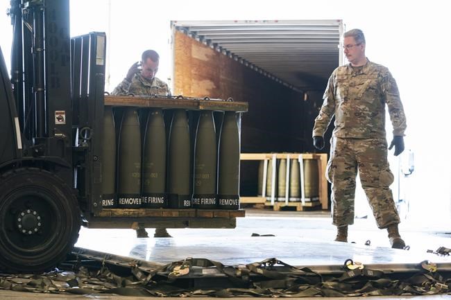 Half of US public approves of Washington's arms deliveries to Ukraine in 2nd year of Russia's war | iNFOnews.ca CP2123265977