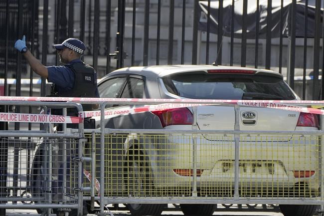 Man arrested after car collides with gates of Downing Street; police don't suspect terror attack | iNFOnews.ca Man arrested after car collides with gates of Downing Street; police don't suspect terror attack | iNFOnews.ca