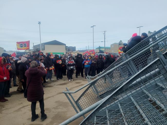 Unions holds rally in Iqaluit as housing authority strike nears 70-day mark | iNFOnews.ca