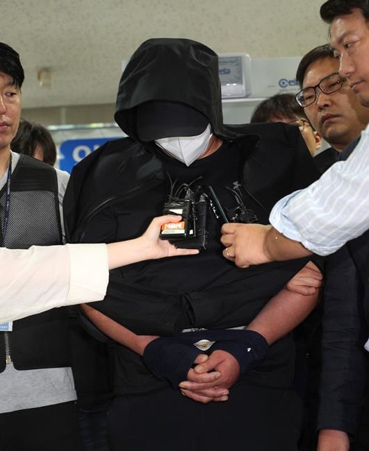 South Korean arrested for opening plane emergency exit door, faces up to 10 years in prison | iNFOnews.ca South Korean arrested for opening plane emergency exit door, faces up to 10 years in prison | iNFOnews.ca