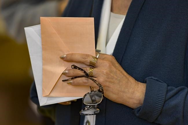 Spain swings right in local and regional elections | iNFOnews.ca Spain swings right in local and regional elections | iNFOnews.ca