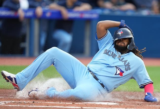 Toronto Blue Jays pound out 14 hits in 7-2 victory over Milwaukee Brewers | iNFOnews.ca CP311332722