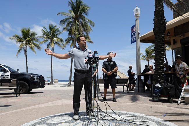 FBI seeking photos, videos to identify suspects in Florida Memorial Day beach shooting | iNFOnews.ca