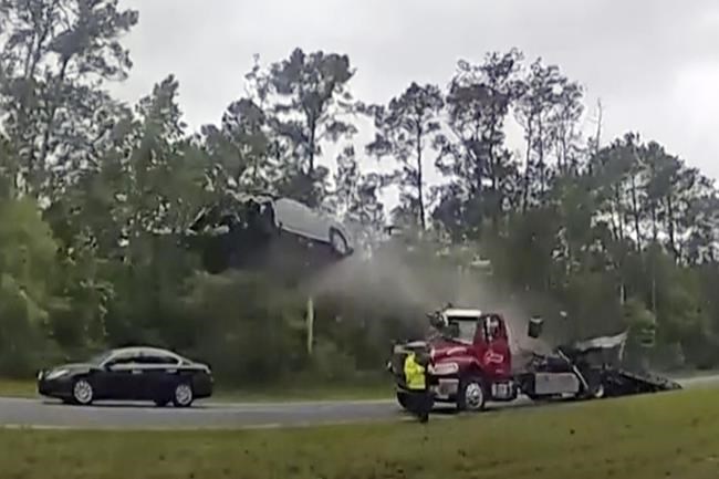 Real-life ‘Fast and Furious’: Car sent flying over tow truck in Georgia, video shows | iNFOnews.ca Real-life ‘Fast and Furious’: Car sent flying over tow truck in Georgia, video shows | iNFOnews.ca