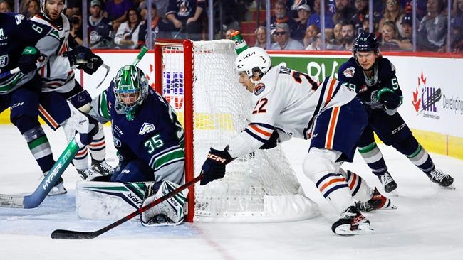 Thunderbirds cruise past Blazers 6-1 to punch ticket to Memorial Cup semifinal | iNFOnews.ca