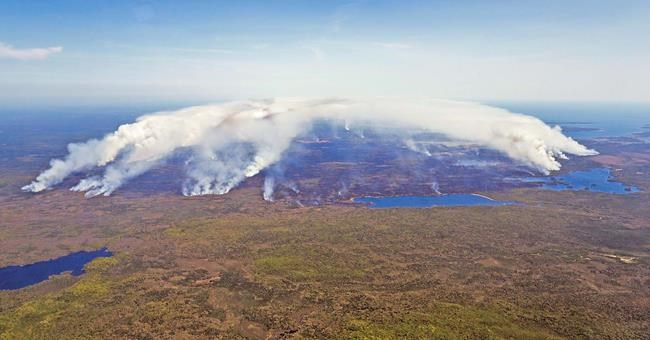 Massive wildfire in southwestern Nova Scotia has coastal town of Shelburne on edge | iNFOnews.ca CP1173843162