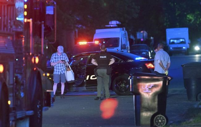 Pilot, passenger walk away from small plane that crashed in Detroit backyard | iNFOnews.ca