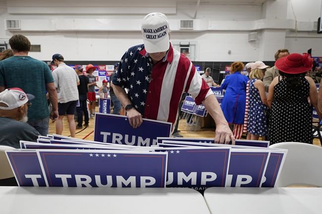 Trump and DeSantis jab at each other on campaign trail in 1st dueling appearances as 2024 candidates | iNFOnews.ca