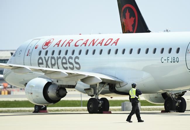 One-quarter of Air Canada flights delayed Friday as schedule recovers from IT issue | iNFOnews.ca