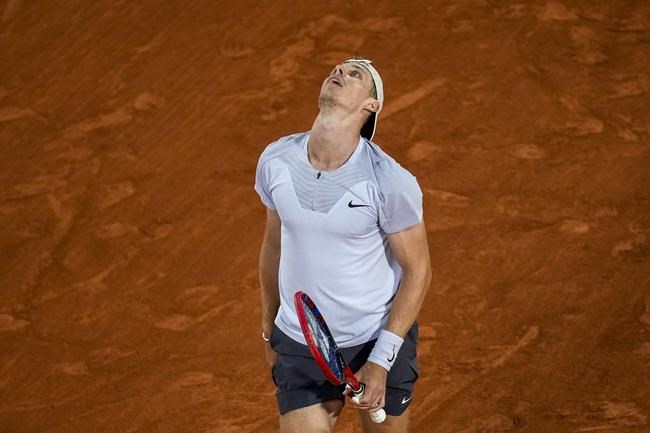 Alcaraz dominant in third-round win over Canada's Shapovalov at French Open | iNFOnews.ca