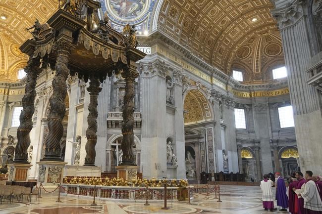 Cardinal performs rite to restore Vatican altar desecrated by man's naked protest | iNFOnews.ca Cardinal performs rite to restore Vatican altar desecrated by man's naked protest | iNFOnews.ca