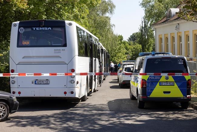 Fire at refugee shelter in eastern Germany kills 1, injures 10 | iNFOnews.ca CP384222455