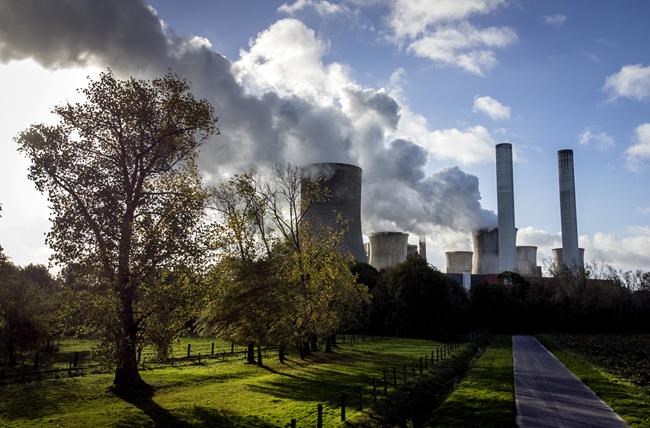 Amount of warming triggering carbon dioxide in air hits new peak, growing at near-record fast rate | iNFOnews.ca Amount of warming triggering carbon dioxide in air hits new peak, growing at near-record fast rate | iNFOnews.ca