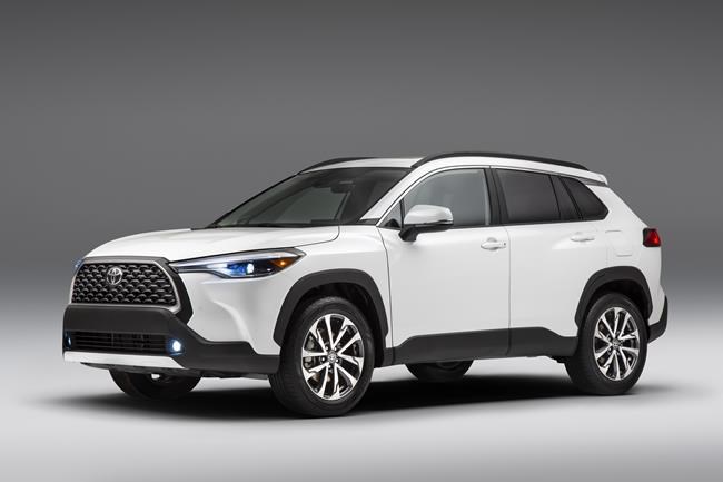 Edmunds compares the 2023 Honda HR-V and Toyota Corolla Cross | iNFOnews.ca