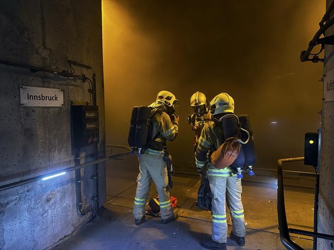 Authorities recover train from Austrian tunnel after fire forces evacuation | iNFOnews.ca Authorities recover train from Austrian tunnel after fire forces evacuation | iNFOnews.ca