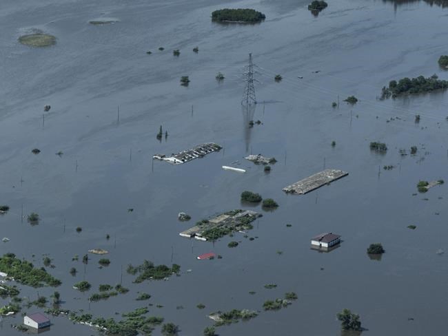 AP Exclusive: Drone footage of collapsed dam shows devastation, no evidence to back Russian claims | iNFOnews.ca