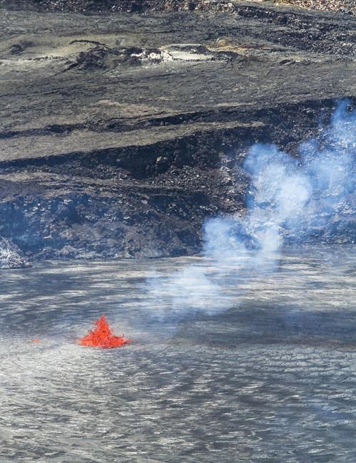 As tourists flock to view volcano's latest eruption, Hawaii urges mindfulness, respect | iNFOnews.ca