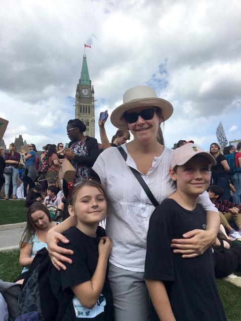 Wildfires are fuelling eco-anxiety but taking climate action can help, experts say | iNFOnews.ca