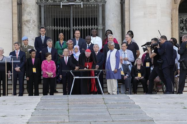 Pope Francis takes doctors' advice to skip Sunday public blessing as he recovers from major surgery | iNFOnews.ca Pope Francis takes doctors' advice to skip Sunday public blessing as he recovers from major surgery | iNFOnews.ca