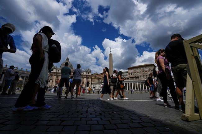 Hospitalized Pope Francis walks a bit, follows Mass on TV, lunches with medical personnel and aides | iNFOnews.ca Hospitalized Pope Francis walks a bit, follows Mass on TV, lunches with medical personnel and aides | iNFOnews.ca