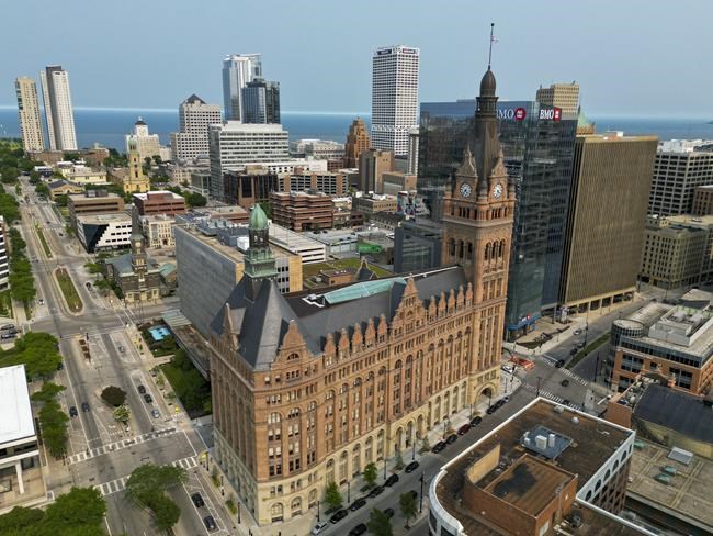 Wisconsin governor signs bipartisan bill designed to prevent Milwaukee bankruptcy | iNFOnews.ca Wisconsin governor signs bipartisan bill designed to prevent Milwaukee bankruptcy | iNFOnews.ca