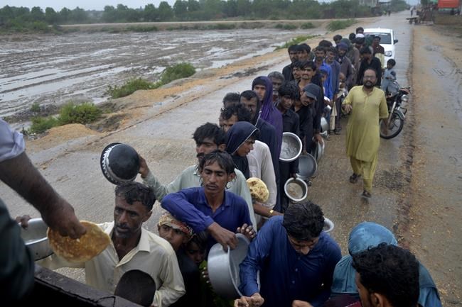 Wind-driven rain pelts shores of India, Pakistan as Cyclone Biparjoy pushes into coast | iNFOnews.ca Wind-driven rain pelts shores of India, Pakistan as Cyclone Biparjoy pushes into coast | iNFOnews.ca