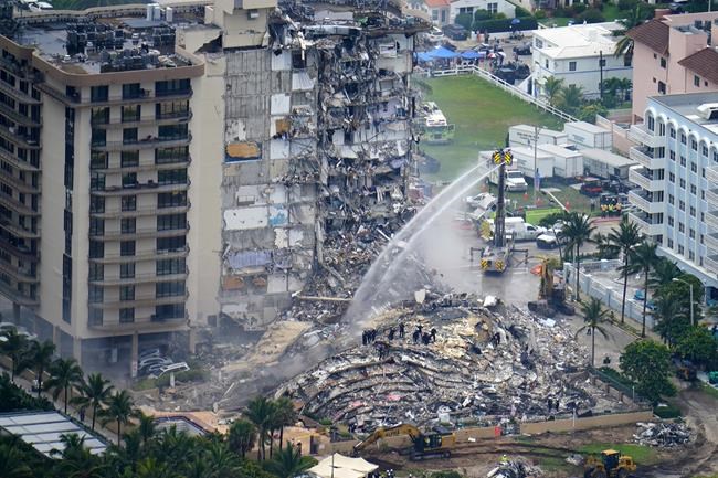 Pool deck at collapsed Florida condo building failed to comply with codes, standards, officials say | iNFOnews.ca