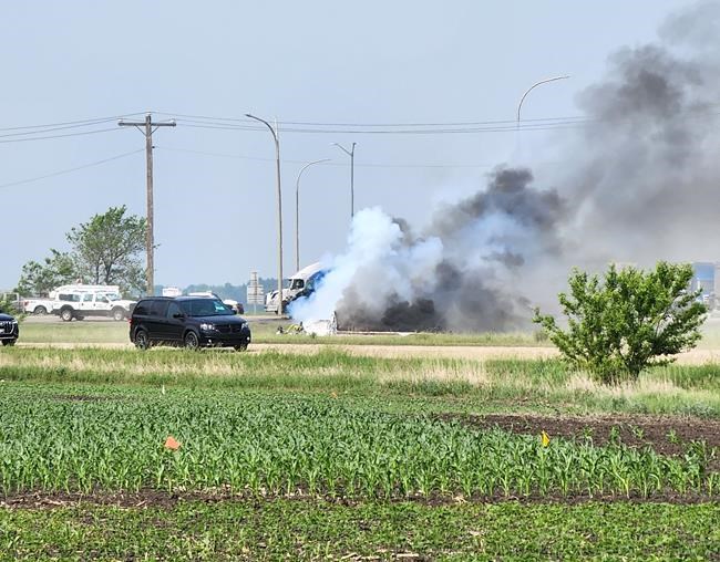 Reaction to highway crash that killed 15 in Manitoba | iNFOnews.ca