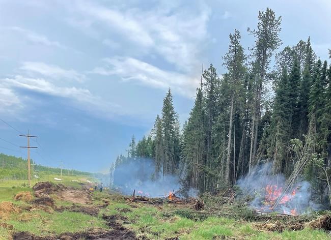 Thousands allowed back home, but officials say wildfires still leaving many displaced | iNFOnews.ca Thousands allowed back home, but officials say wildfires still leaving many displaced | iNFOnews.ca